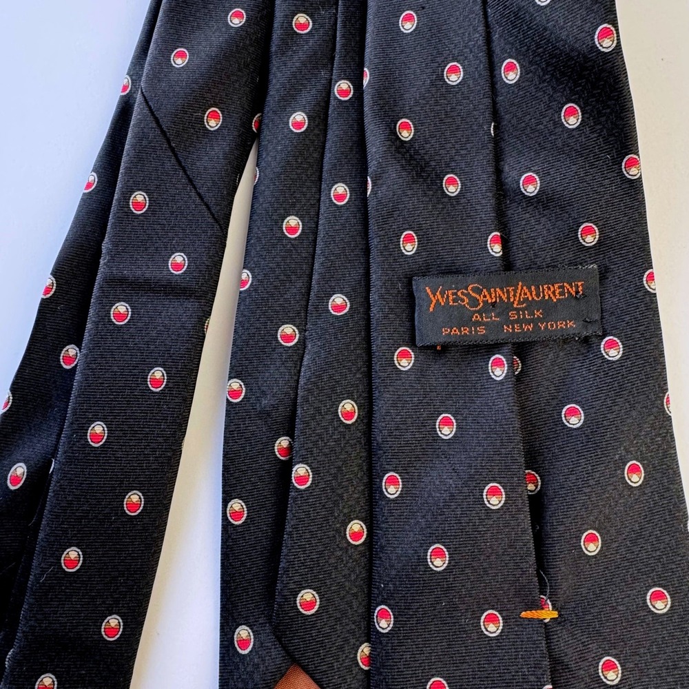 YSL Yves Saint Laurent Vintage Silk Tie 60in Black Geometric Old Money Preppy